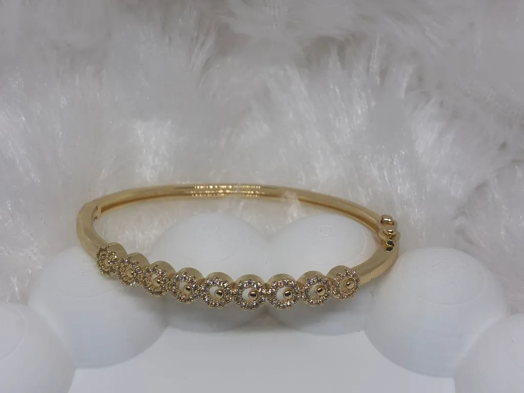 [kda-stn-crl] Kada with stones (circle)