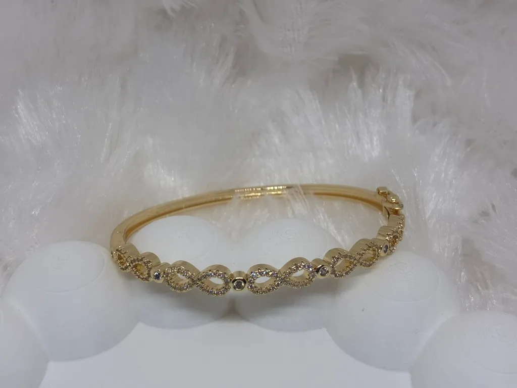 [Bngl-Infty] Infinity bangle