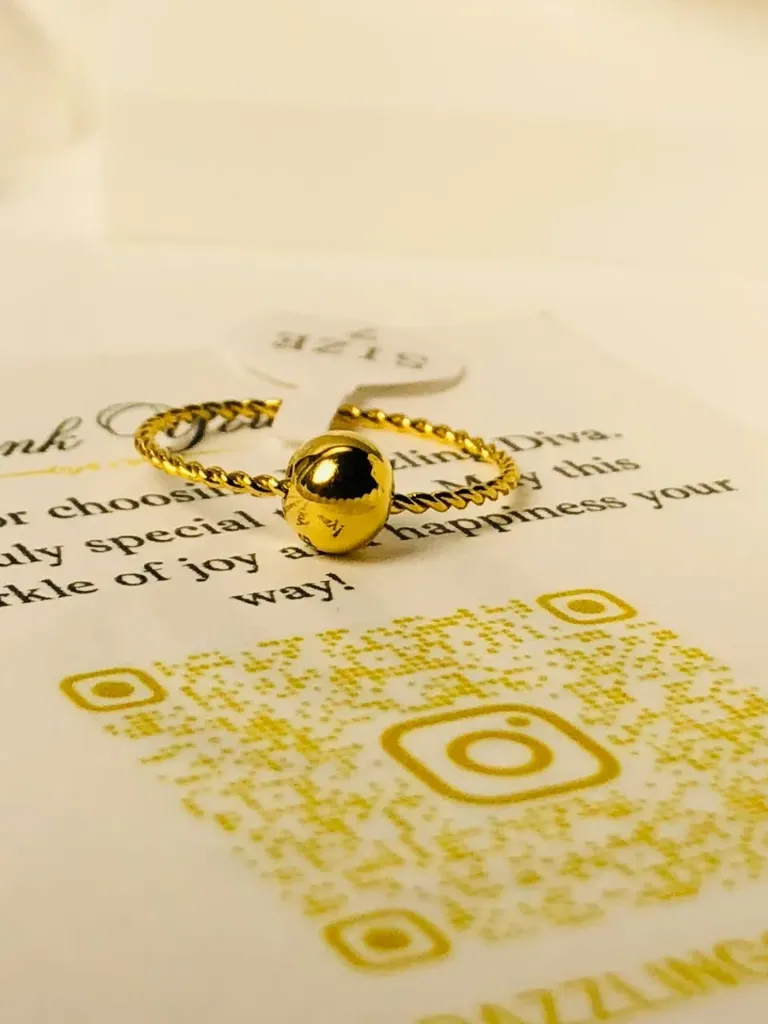 [Rng-Gld-orb] Golden orb ring