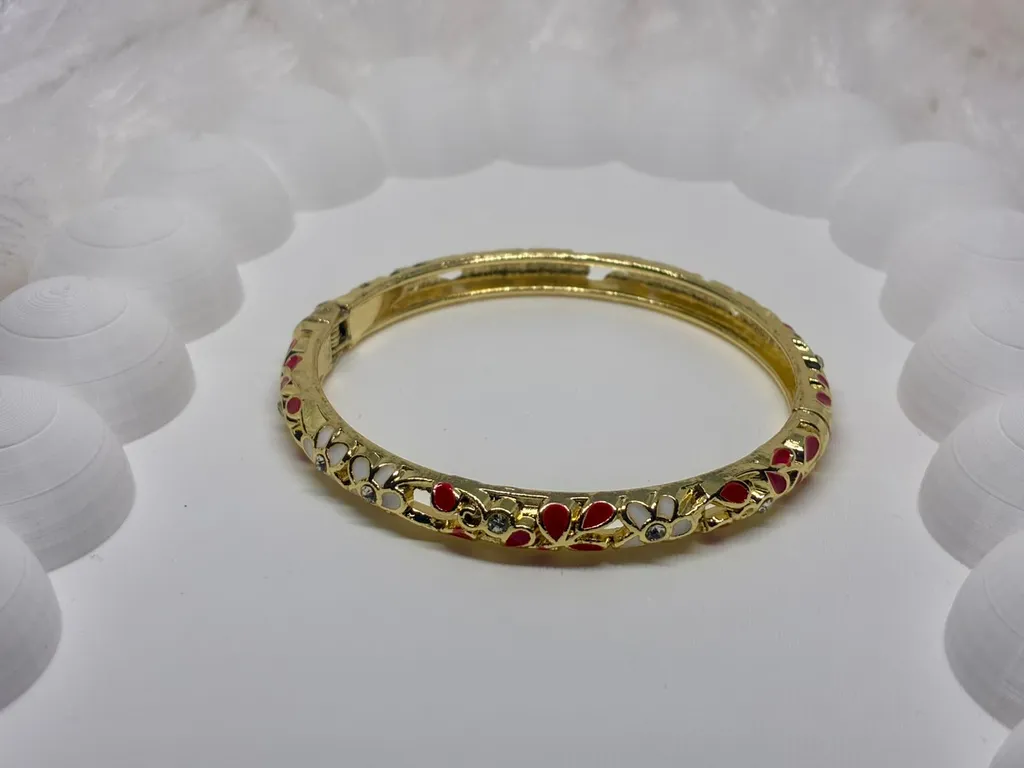 [Kda-mn-rw] Meenakada (red-white)