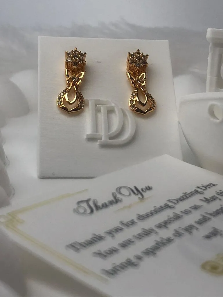 [ERing-Gld-hng] Gold hanging earring Small X